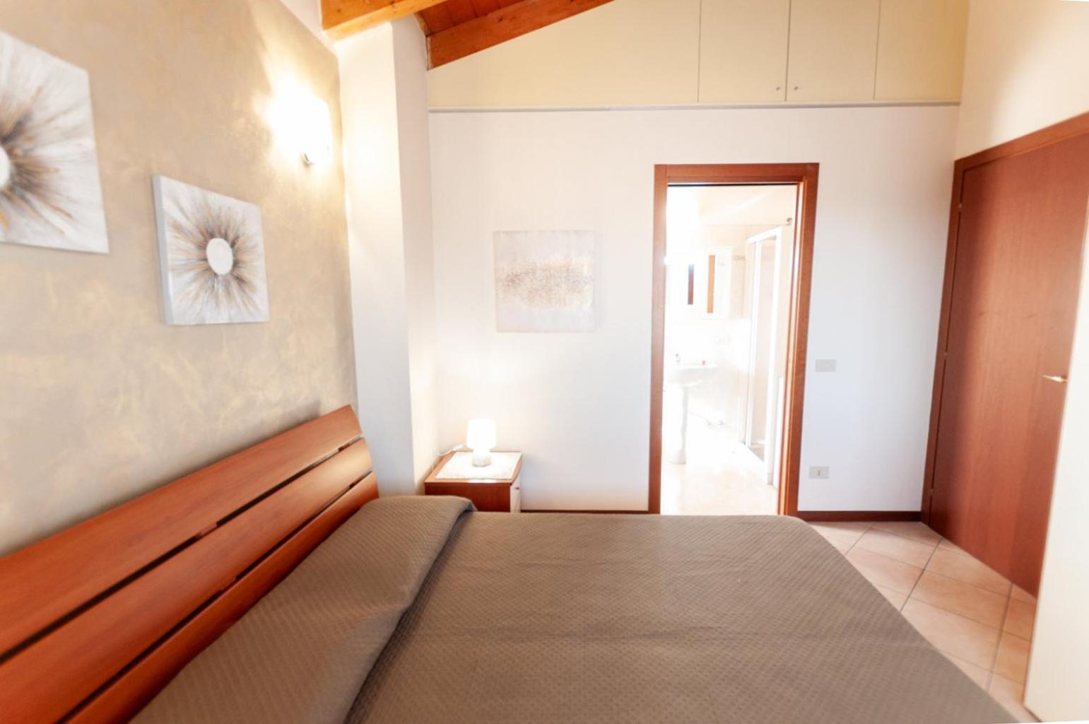 Dora'S Apartment Desenzano del Garda Exterior photo